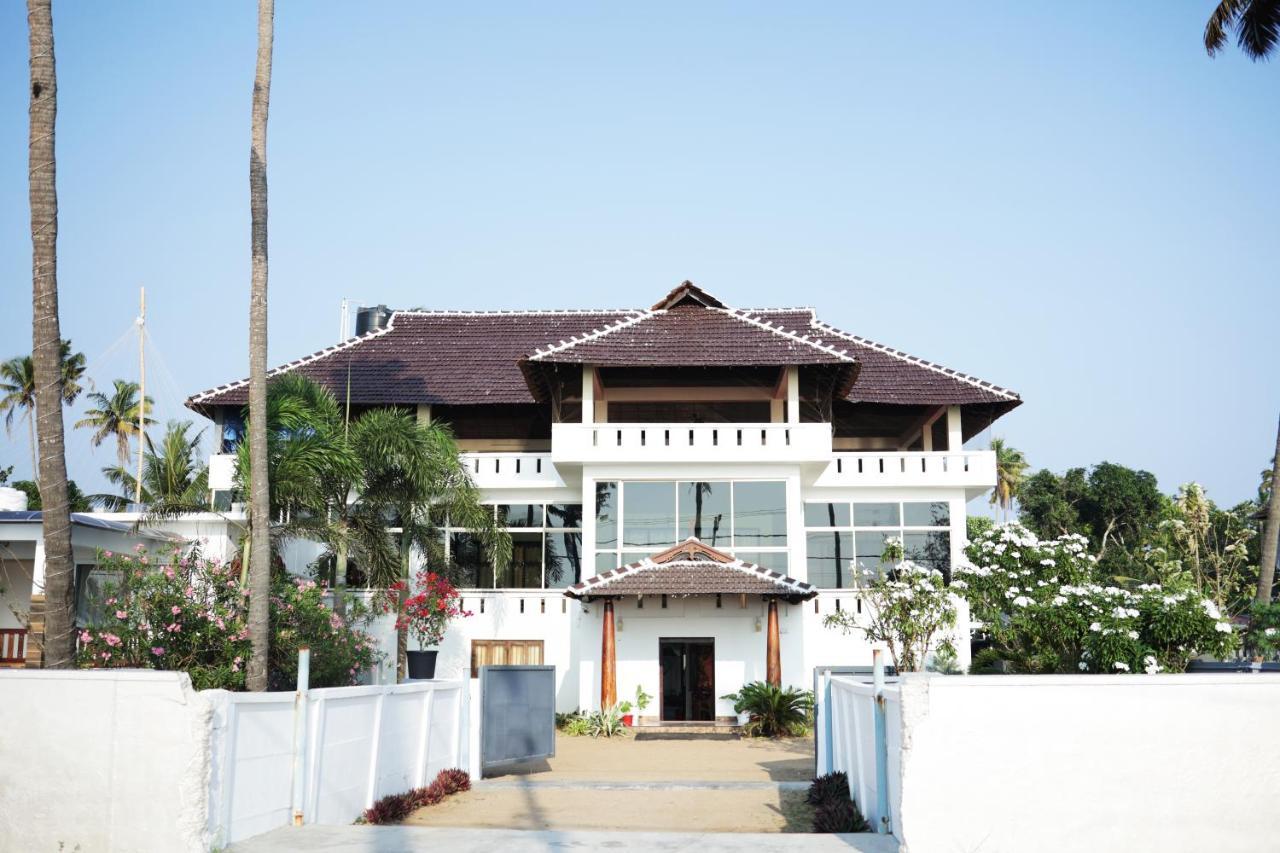 Cherai Beach Palace Esterno foto
